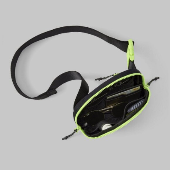 Fabletics The Belt Bag in Black & Neon Spark One Size Unisex NWT - Picture 4 of 9